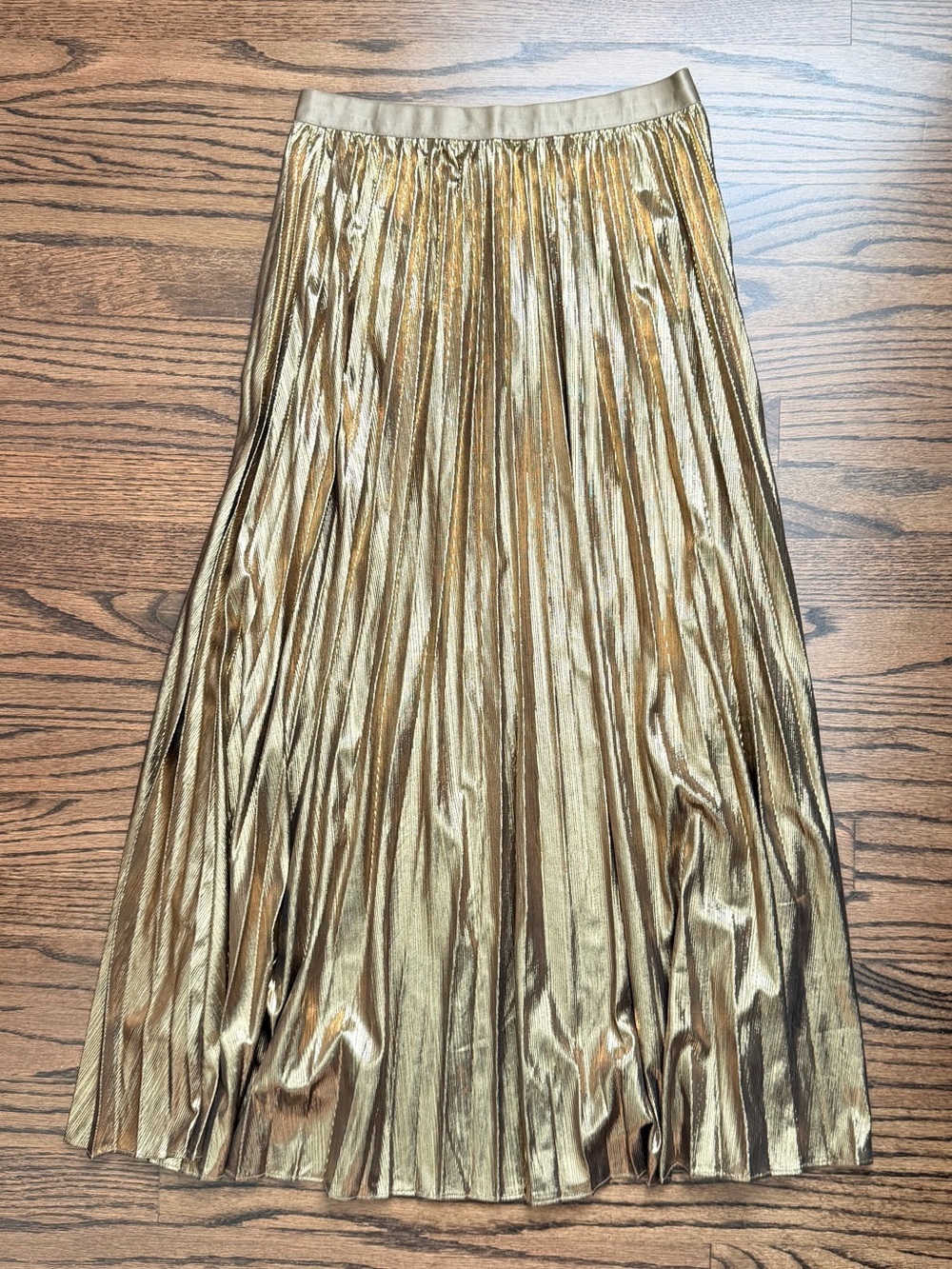 Heartloom Metallic Gold Pleated Midi Skirt - size medium